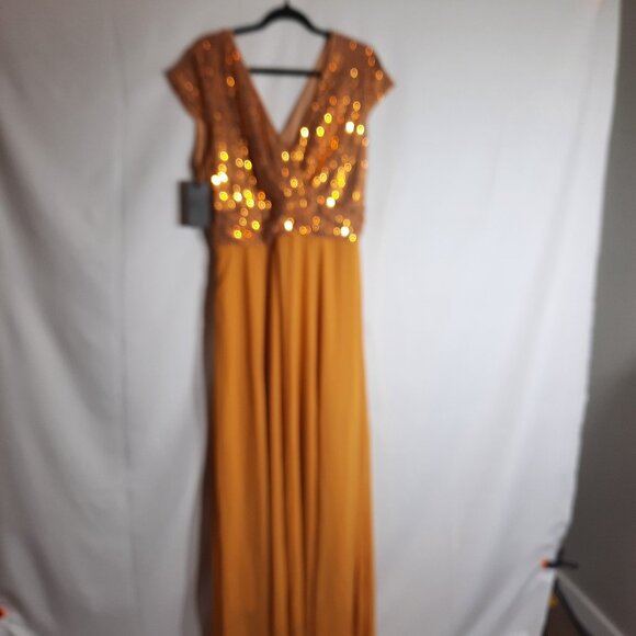 Lin Lin Q Dresses & Skirts - Sequin formal gown